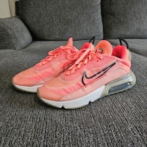 Nike Air Max 2090 Womens 8 Lava Glow Multicolored Athletic Fashion Sneakers